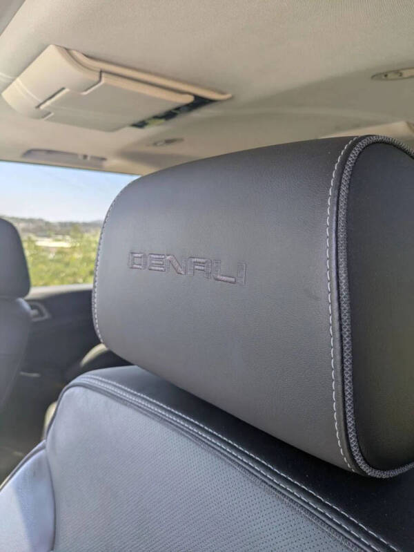 2017 GMC Yukon XL Denali