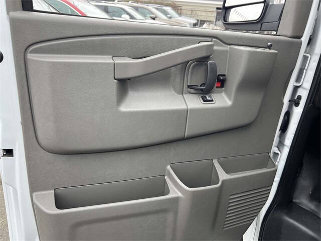 2024 Chevrolet Express 2500