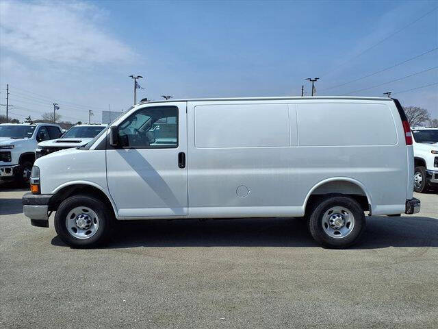 2026 Chevrolet Express 2500