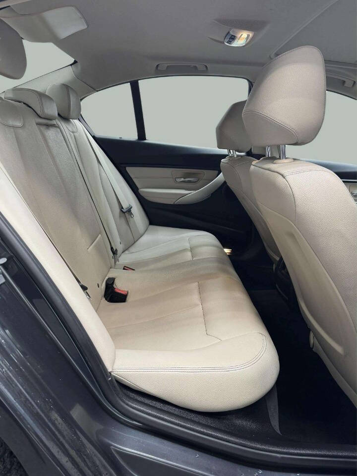 2017 BMW 3 Series 320i xDrive AWD 4dr Sedan - Gray exterior view 8