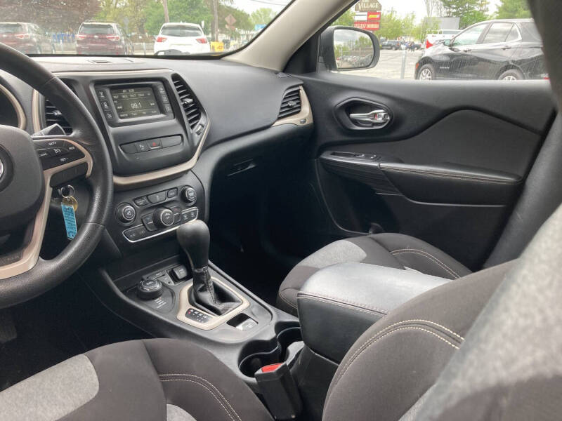 2017 Jeep Cherokee Sport