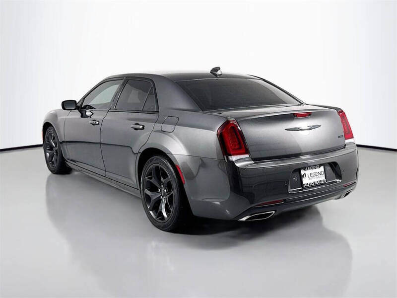 2023 Chrysler 300 Touring L