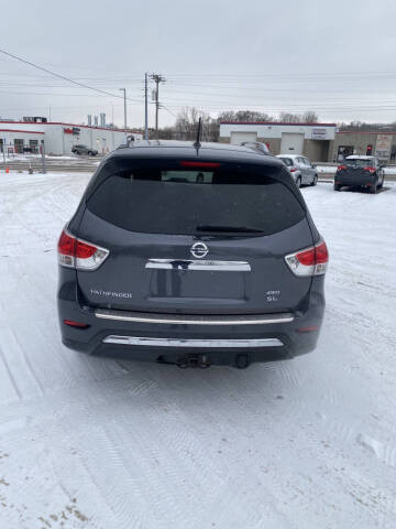 2014 Nissan Pathfinder for sale at Blue Tech Motors in South Saint Paul MN