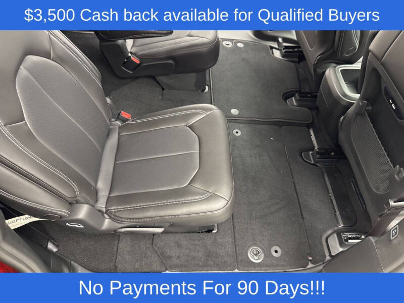 2026 Chrysler Pacifica Select