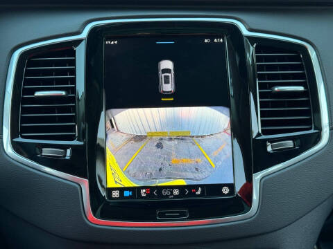 2024 Volvo XC90 Recharge T8 Ultimate Bright Theme 7P