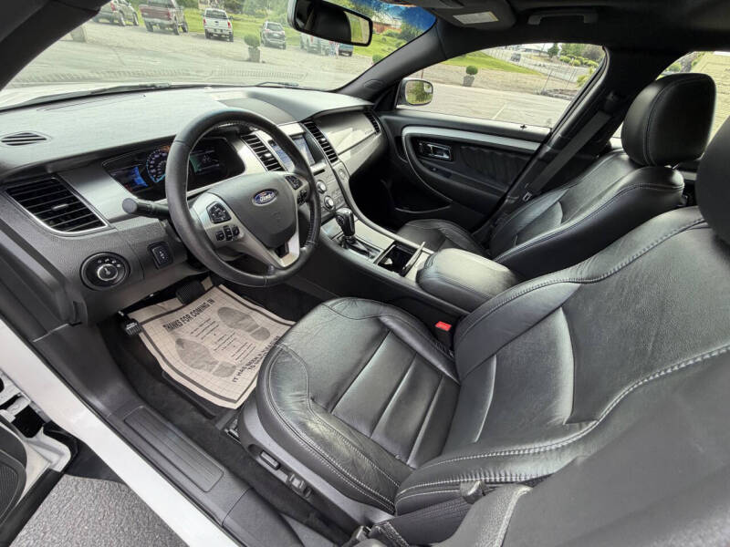 2017 Ford Taurus SEL