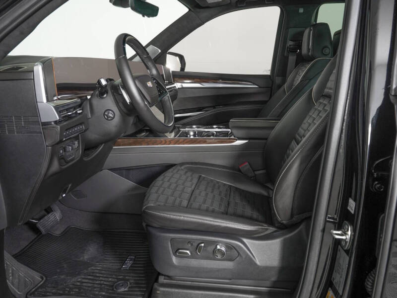 2025 Cadillac Escalade Sport Platinum