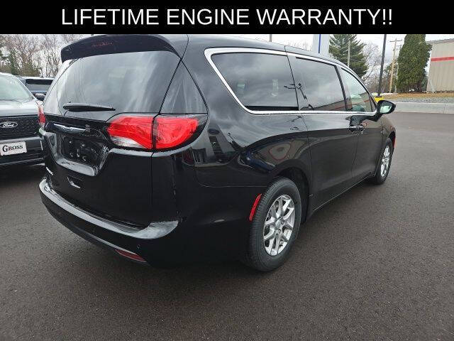 2026 Chrysler Voyager LX