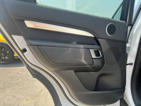 2020 Land Rover Discovery Landmark Edition
