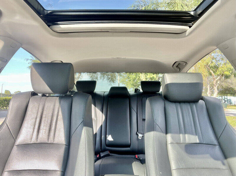 2019 Honda Accord Sedan - $27,995