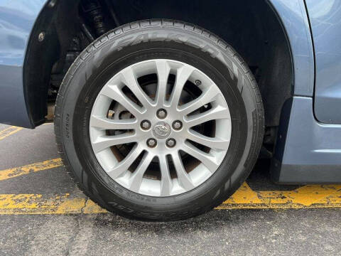 2016 Toyota Sienna XLE 8-Passenger
