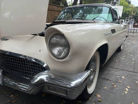 1957 Ford Thunderbird