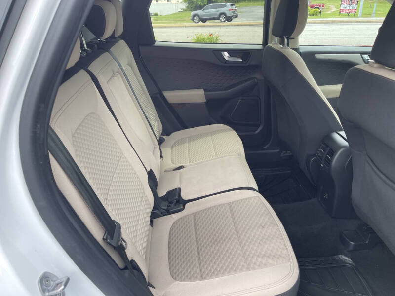 2020 Ford Escape SE