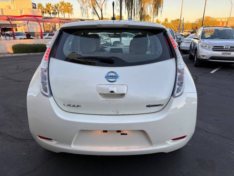 2011 Nissan LEAF SL