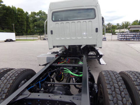 2024 Freightliner M2 106