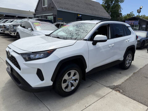 2020 Toyota RAV4 LE