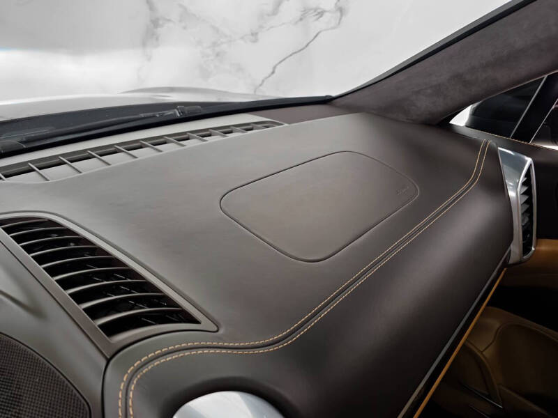 2016 Porsche Cayenne GTS