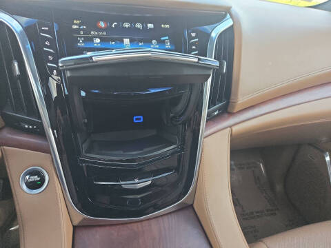 2017 Cadillac Escalade Platinum