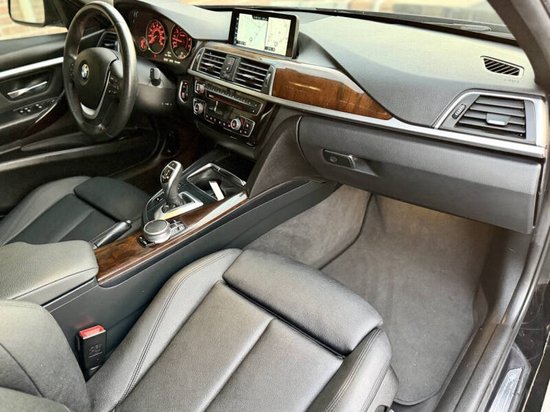 2017 BMW 3 Series 330i xDrive