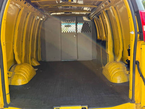 2022 Chevrolet Express 2500