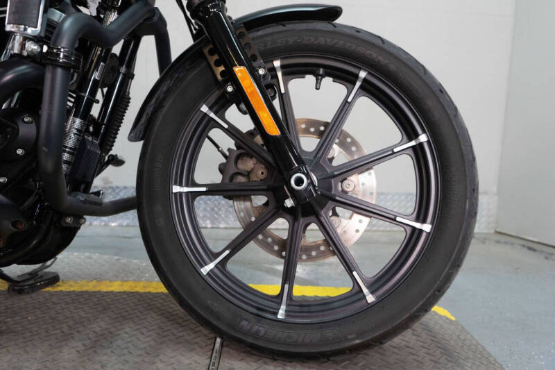 2016 Harley-Davidson Iron 883