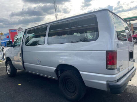2011 Ford E-Series E-150 XLT