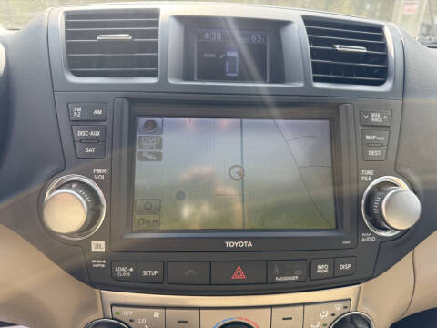 2012 Toyota Highlander SE