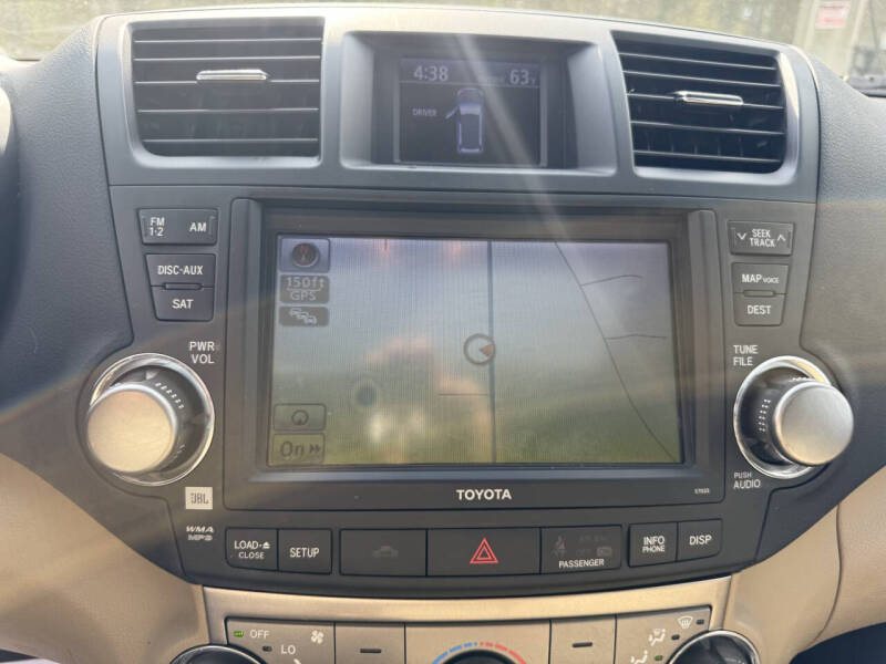 2012 Toyota Highlander SE