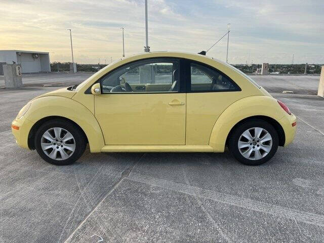 2009 Volkswagen New Beetle Base PZEV