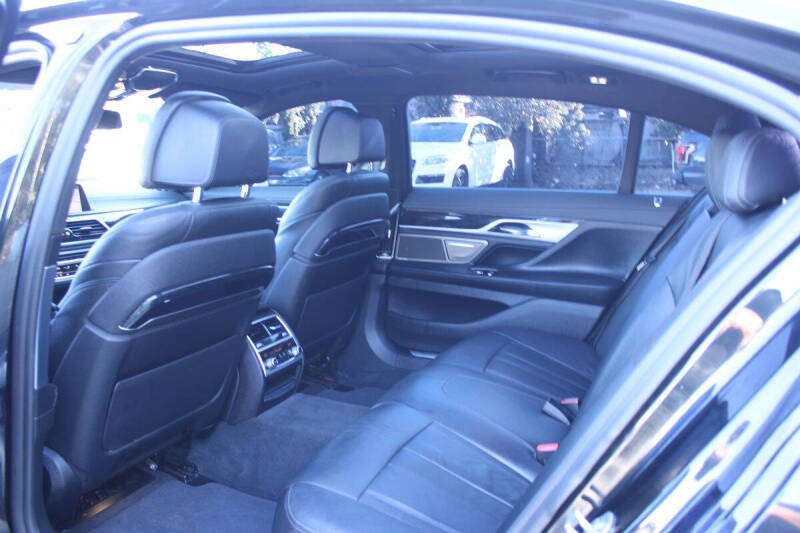 2020 BMW 7 Series 740i