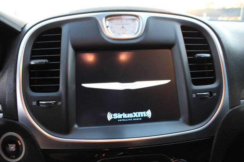 2017 Chrysler 300 Limited