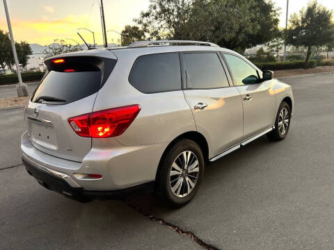 2017 Nissan Pathfinder SV