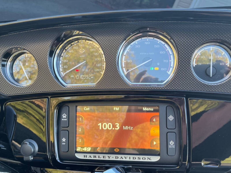 2015 Harley-Davidson CVO Street Glide Special