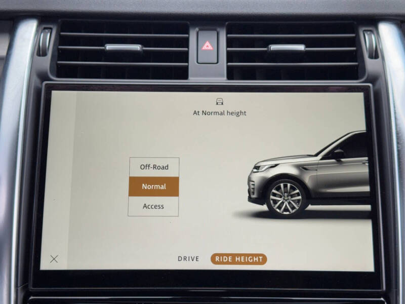 2023 Land Rover Discovery P360 S R-Dynamic