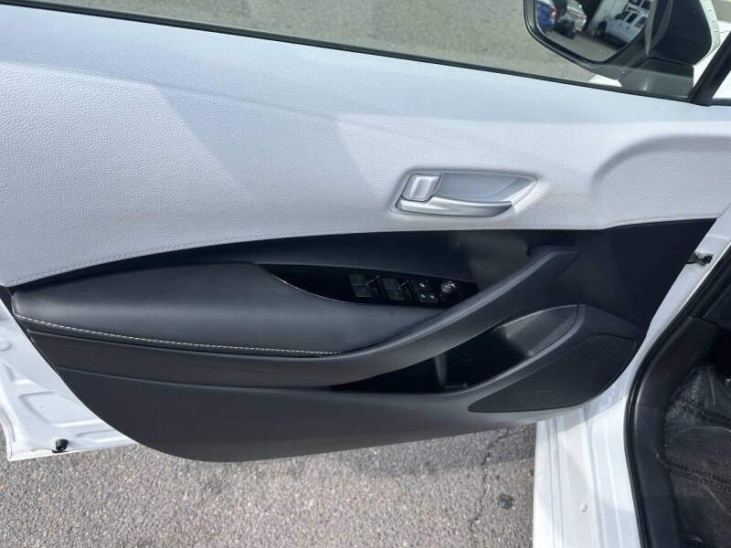 2025 Toyota Corolla Hatchback SE