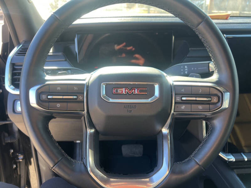 2024 GMC Acadia Elevation