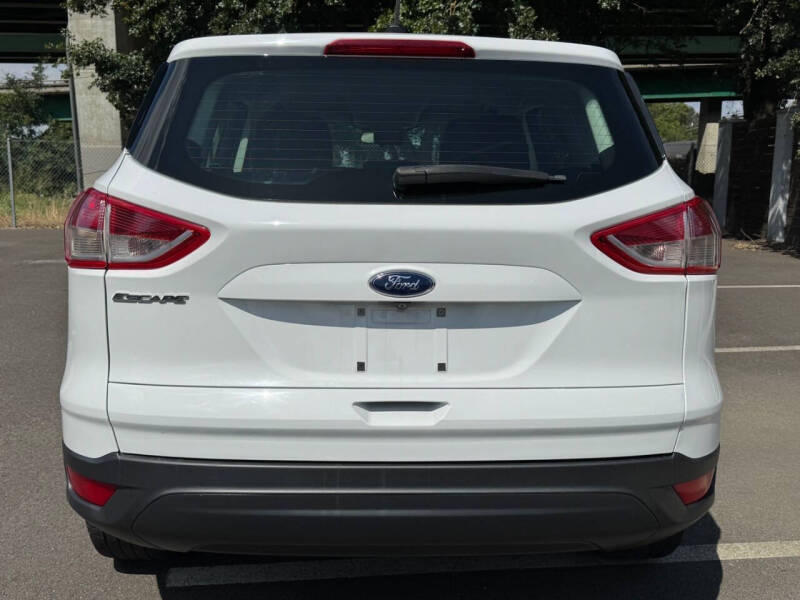 2016 Ford Escape S