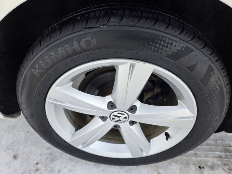 2015 Volkswagen Passat 1.8T Limited Edition