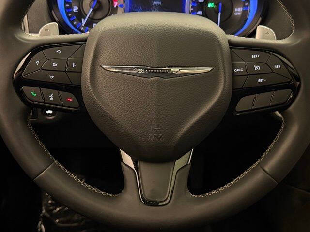 2023 Chrysler 300 S V6