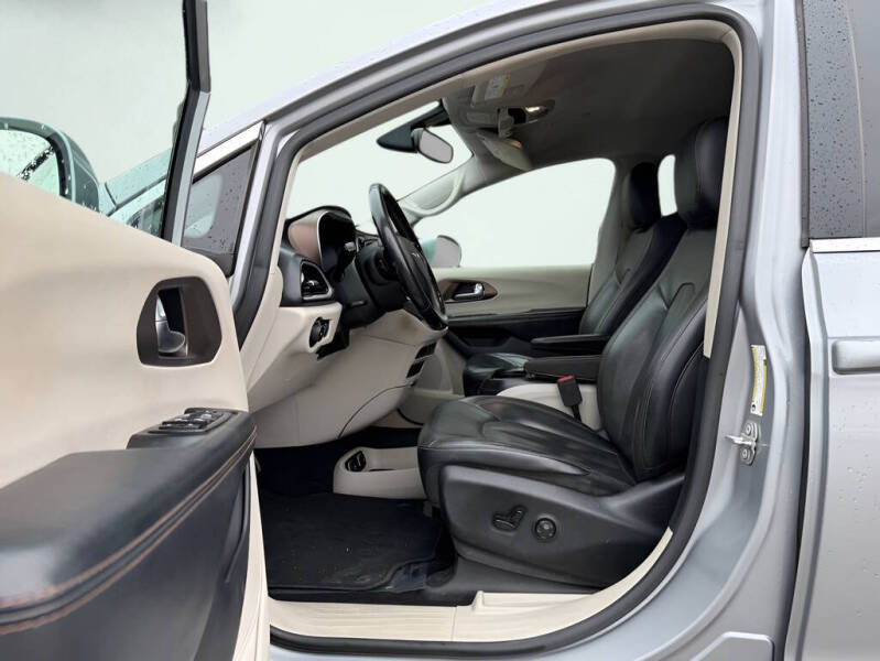 2019 Chrysler Pacifica Touring L