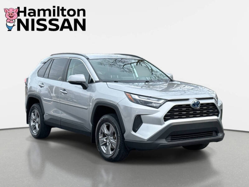 2024 Toyota RAV4 XLE's photo