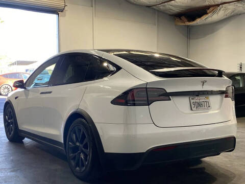 2023 Tesla Model X Standard Range