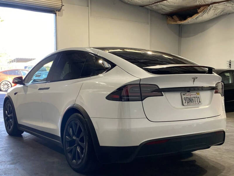 2023 Tesla Model X Standard Range
