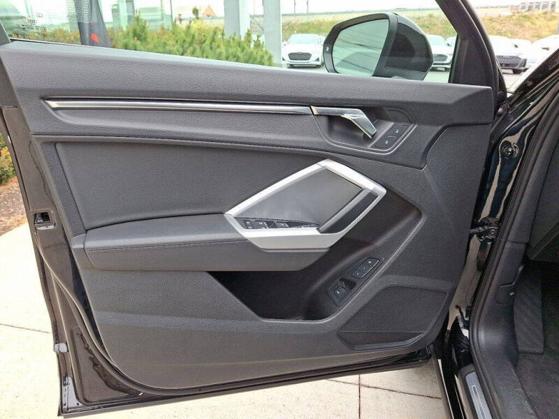 2022 Audi Q3 quattro S line Premium 45 TFSI