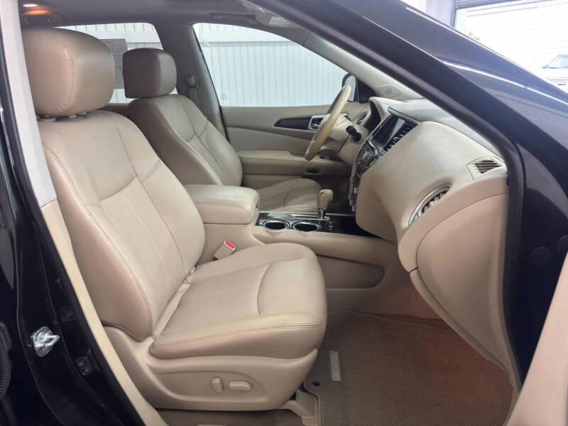 2013 Nissan Pathfinder Platinum