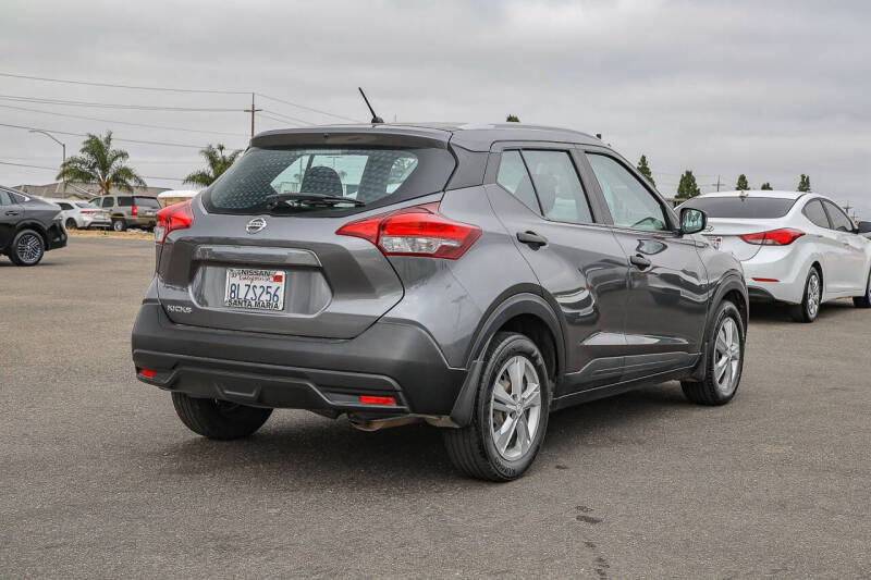 2019 Nissan Kicks S