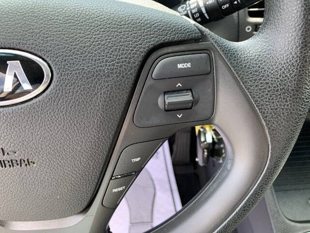 2017 Kia Forte5 LX