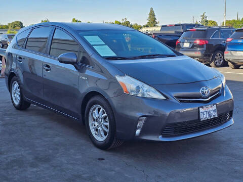 2014 Toyota Prius v Three