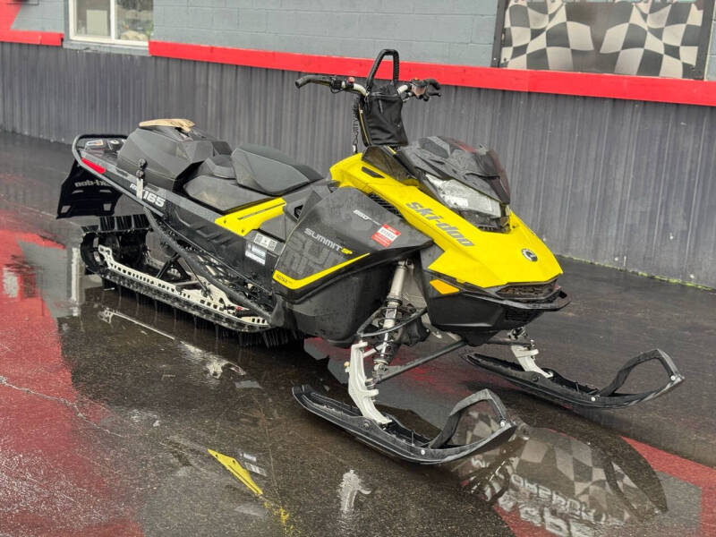 2017 Ski-Doo Summit 850 SP 165