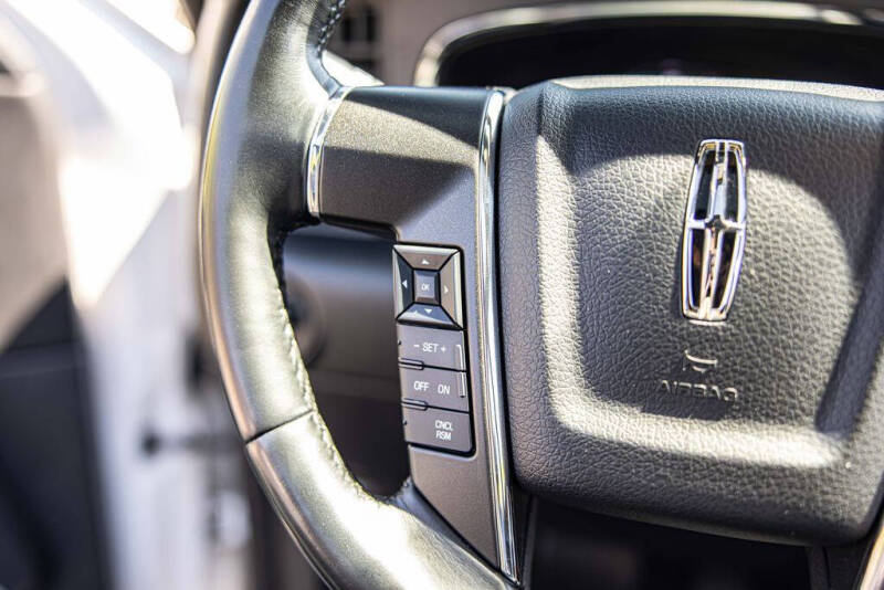 2017 Lincoln Navigator L Select